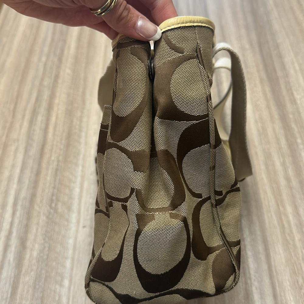 Vintage Coach Daisy Signature Logo Shoulder Bag #F1487 - Picture 13 of 16